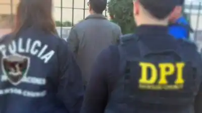 Lo buscaban por violencia de género: lo atraparon en plena calle de Rawson
