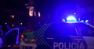 Impactante crimen en Quilmes Oeste: un joven de 18 años fue hallado con seis disparos