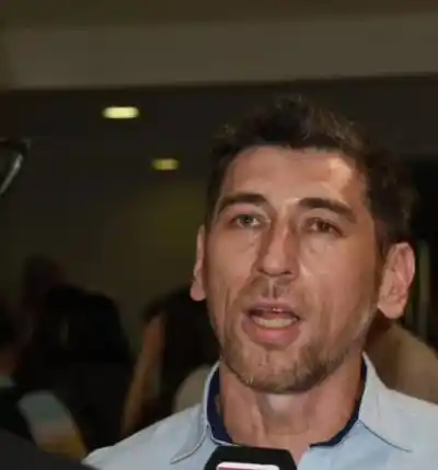 Orlando Vera destapó la olla radical: críticas a los que buscan prensa y la fecha clave del plenario que consagrará a Merino