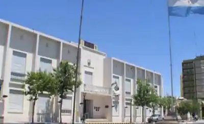 Obra en pleno centro de Santa Rosa: el municipio aplicó una multa al consorcio y los vecinos respiraron aliviados