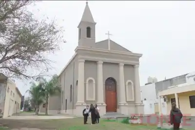 El secreto mejor guardado de San Benito: la parroquia que los inmigrantes levantaron y ahora resplandece