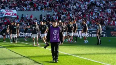 De las canchas de Paraná a la Bombonera: la historia del fotógrafo que vive el fútbol detrás de la cámara