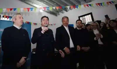 Inauguran un SUM en Longchamps y entregan más de 1.500 escrituras: el detalle que emocionó a los vecinos