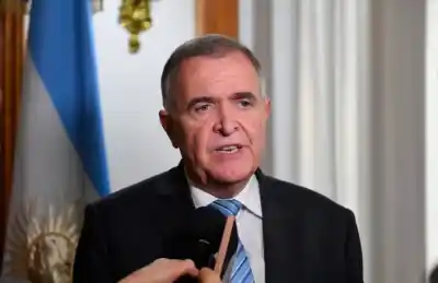 El crudo diagnóstico de Jaldo sobre la economía tucumana: consumo en caída, endeudamiento récord y un alerta por la desnutrición