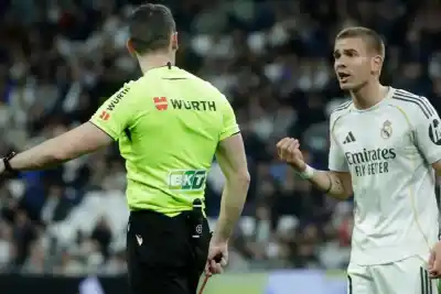 La frase que Mastantuono le gritó al árbitro y que desató el escándalo en el Bernabéu