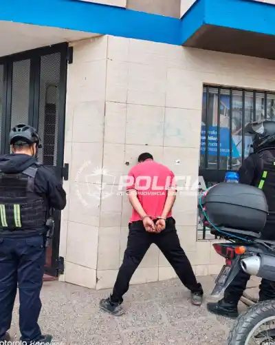 Dos ladrones fueron atrapados in fraganti en pleno centro de Neuquén