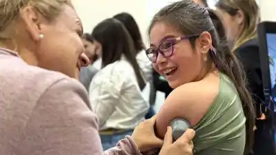 Doce niños con diabetes tipo 1 estrenan un sensor que monitorea su glucosa en tiempo real