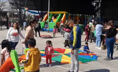 Jornada gratuita en el Multiespacio Mariano Moreno: cosplay, inflables y coleccionismo para el Día de la Niñez