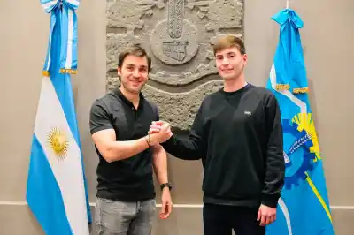 El jefe comunal más joven del país se suma al espacio político del gobernador Torres