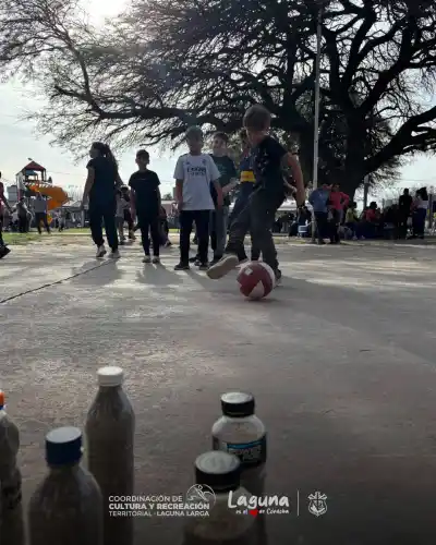 El Mes de los Niños arrancó en Laguna Larga: así fue la fiesta en el barrio Illia