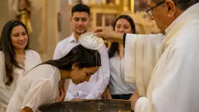 Bautismo en la adultez: nueve jujeños recibirán el sacramento esta noche en la Catedral
