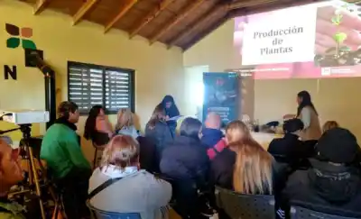 El taller que despertó una pasión oculta en Rawson: la sala se llenó en minutos