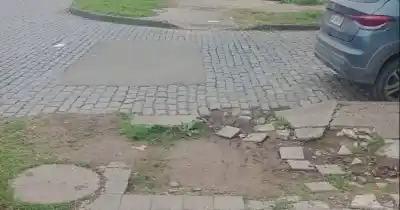 Destruida y olvidada: la rampa de Tolosa que quedó inutilizable tras arreglar una fuga