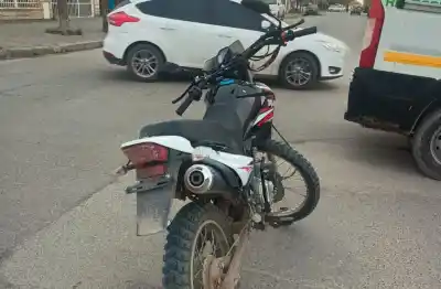 Chocó a una motociclista en Roca y el detalle que marcó el siniestro