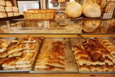El pan, en la cuerda floja: los panaderos resisten una suba del 10% en insumos