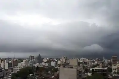 Tormentas fuertes y humedad del 82%: así arranca el miércoles en Corrientes