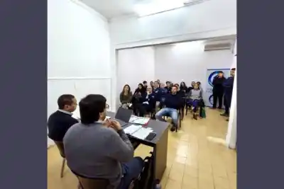 Corredores inmobiliarios de Santiago se actualizan: llega un ciclo de capacitación con foco en la era digital