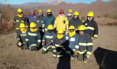 El drama de los bomberos de Cachi: sin un peso y con el fuego a la vuelta de la esquina