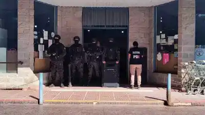 Grababa a niñas en un supermercado y las subía a TikTok: la insólita multa que deberá pagar