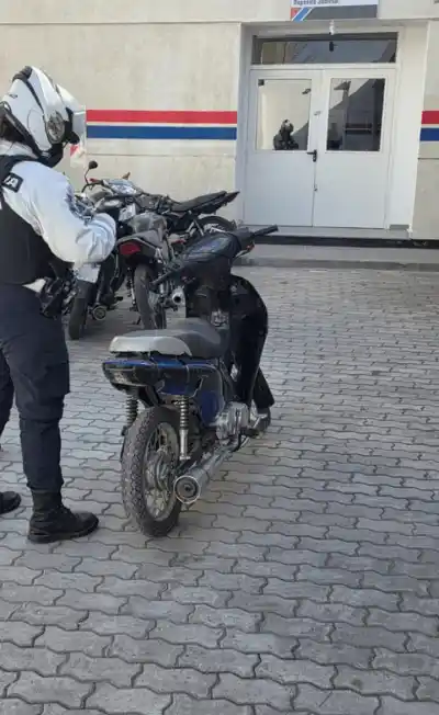 Un control de rutina destapó una moto robada y con el motor adulterado