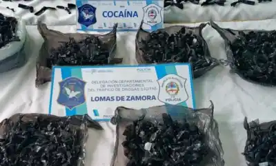 Un llamado anónimo destapó un búnker de cocaína en Fiorito y la Policía no dudó en allanar