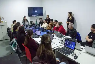 Río Grande: un taller gratuito enseña a crear agentes de IA y nadie quiere quedarse afuera