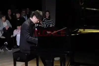 El pianista japonés que conquistó Paraná: séptima visita y un repertorio que emocionó