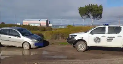 Apareció un Citroën abandonado en Puerto Deseado y la Policía sospecha que es el auto robado
