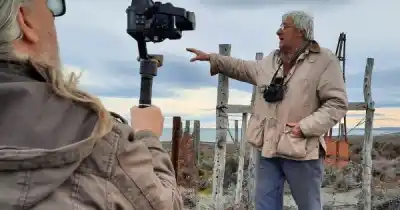 Un viaje de 20.000 kilómetros por la Patagonia: estrenan un documental que retrata la dura realidad del campo santacruceño