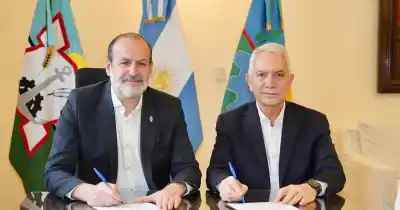 Alak en Bahía Blanca: nuevo reclamo por la coparticipación y un guiño que remueve la interna bonaerense