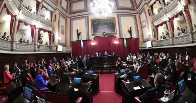 ¿El Senado bonaerense en la mira? El plan libertario que promete sacudir la política