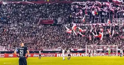 El emotivo saludo de los ídolos y el plantel a Estudiantes en su 121° aniversario