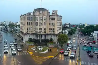Alerta en Paraná: tormentas y ráfagas de hasta 78 km/h antes de que el frío golpee con 4 grados