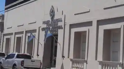 12 días después de salir de prisión, un hombre fue detenido por un violento ataque: la víctima fingió estar muerta para salvarse
