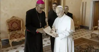 El arzobispo de Rosario celebró la llegada del papa León XIV pero dejó un reclamo: Santa Fe no está en la gira