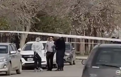 Misterio en Cipolletti: hallan sin vida a un hombre de 76 años en pleno centro