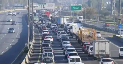 Caos en la autopista: un choque en Quilmes generó kilómetros de fila hacia Capital