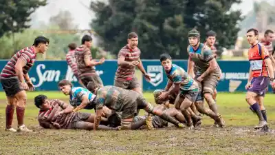 El barro y los clásicos marcaron la tercera fecha del Dos Orillas juvenil