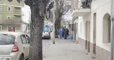 Hallan sin vida a una persona en barrio Hernando de Lerma y la policía investiga