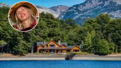 El refugio patagónico de Carola del Bianco que enamora: chimenea, madera y un sillón victoriano que roba todas las miradas
