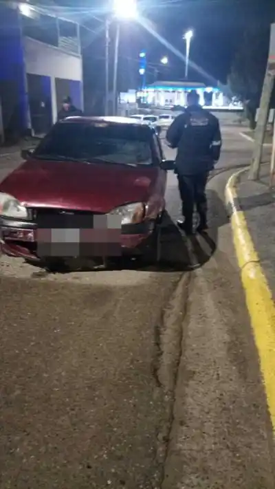 Manejaba alcoholizado, se durmió al volante y su confesión sorprendió a los agentes