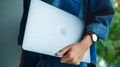Apple prepara una MacBook “low cost”: los detalles que se filtraron y lo que podría sacrificar