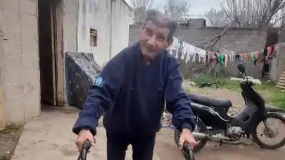El emotivo gesto de la Liga Villamariense con el histórico vendedor de las canchas