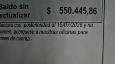 Boletas de agua de $700 mil y deudas millonarias: el drama que viven los vecinos