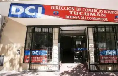 Un jubilado tucumano descubre cargos misteriosos en su cuenta: la drástica sanción a una aseguradora