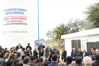 El gobernador Suárez dejó inaugurado un acueducto que cambiará la vida de 3.800 santiagueños
