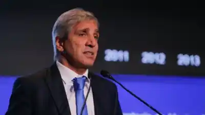 Caputo lanzó una advertencia sobre la economía y un consejo polémico a Kicillof