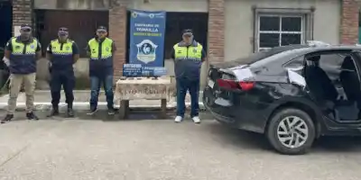 Operativo en Famaillá: El hallazgo dentro del auto estacionado que activó un mega despliegue policial
