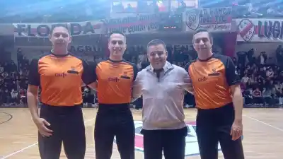 El árbitro neuquino que pitó en una final de infarto y sorprendió a todos