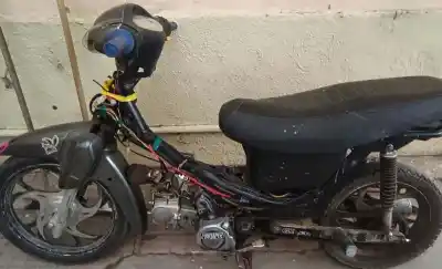 Un adolescente y su madre fueron infraccionados en Catriló: el insólito detalle de la moto
